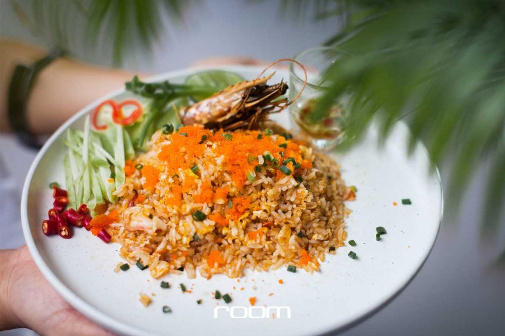 บาร์อารีย์ BABY BAR BANGKOK สีชมพูย่านอารีย์ในลุคหญิงสาวขี้เล่นแกมเซ็กซี่