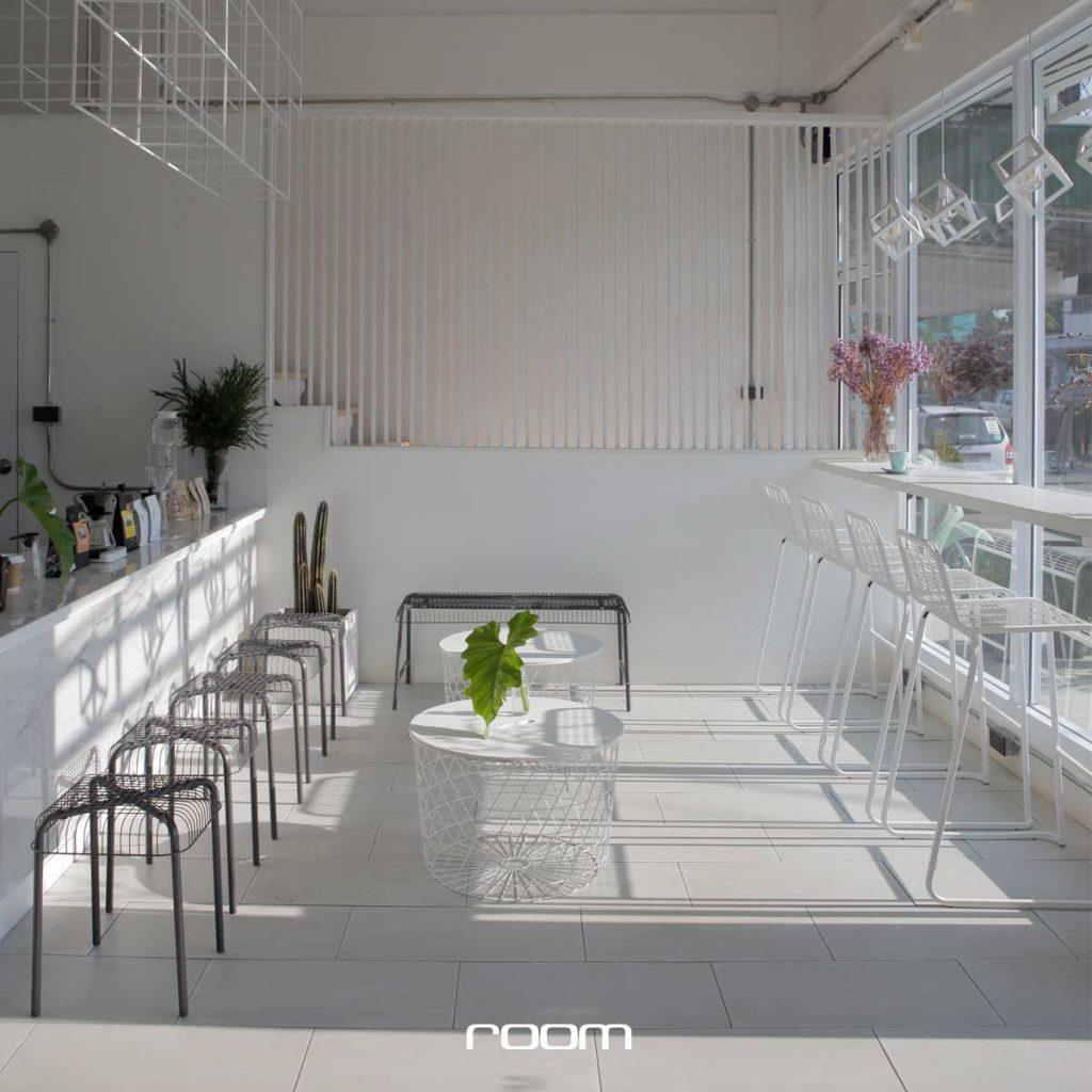 Flat White Café x Poshtel โฮสเทลสีขาวสะอาดตาที่จังหวัดลำปาง room
