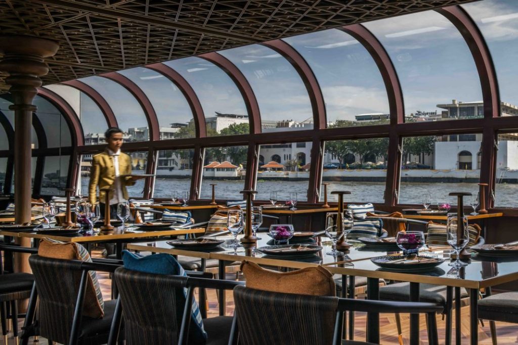 SAFFRON CRUISE พาคุณดื่มด่ำกับวิวเจ้าพระยาบนดาดฟ้าเรือสุดหรู room